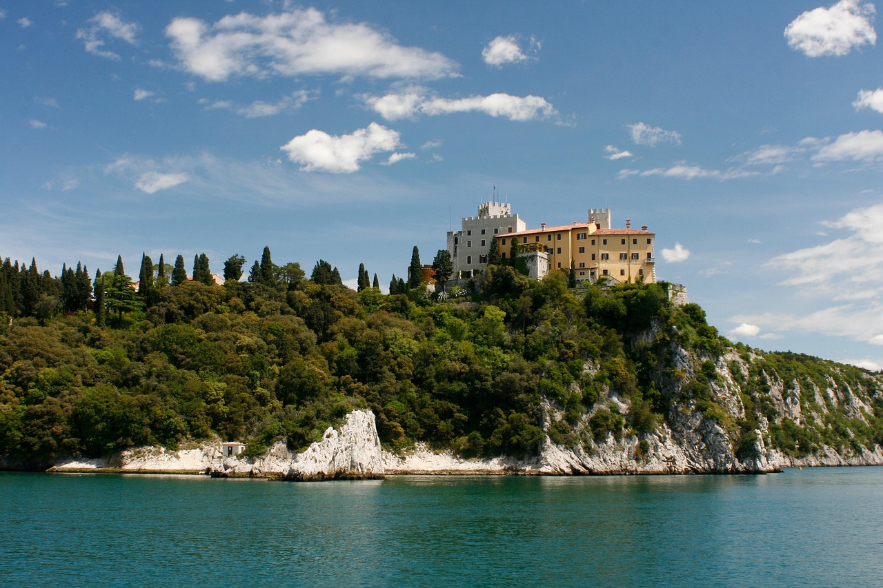 Vue de Aci Castello