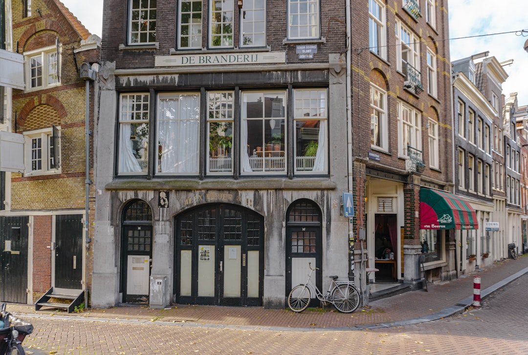 Vue de Dutch Quarter