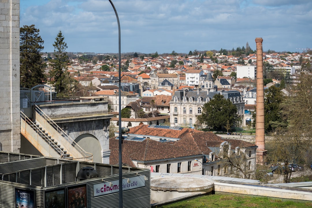 Vue de Mayres Savel